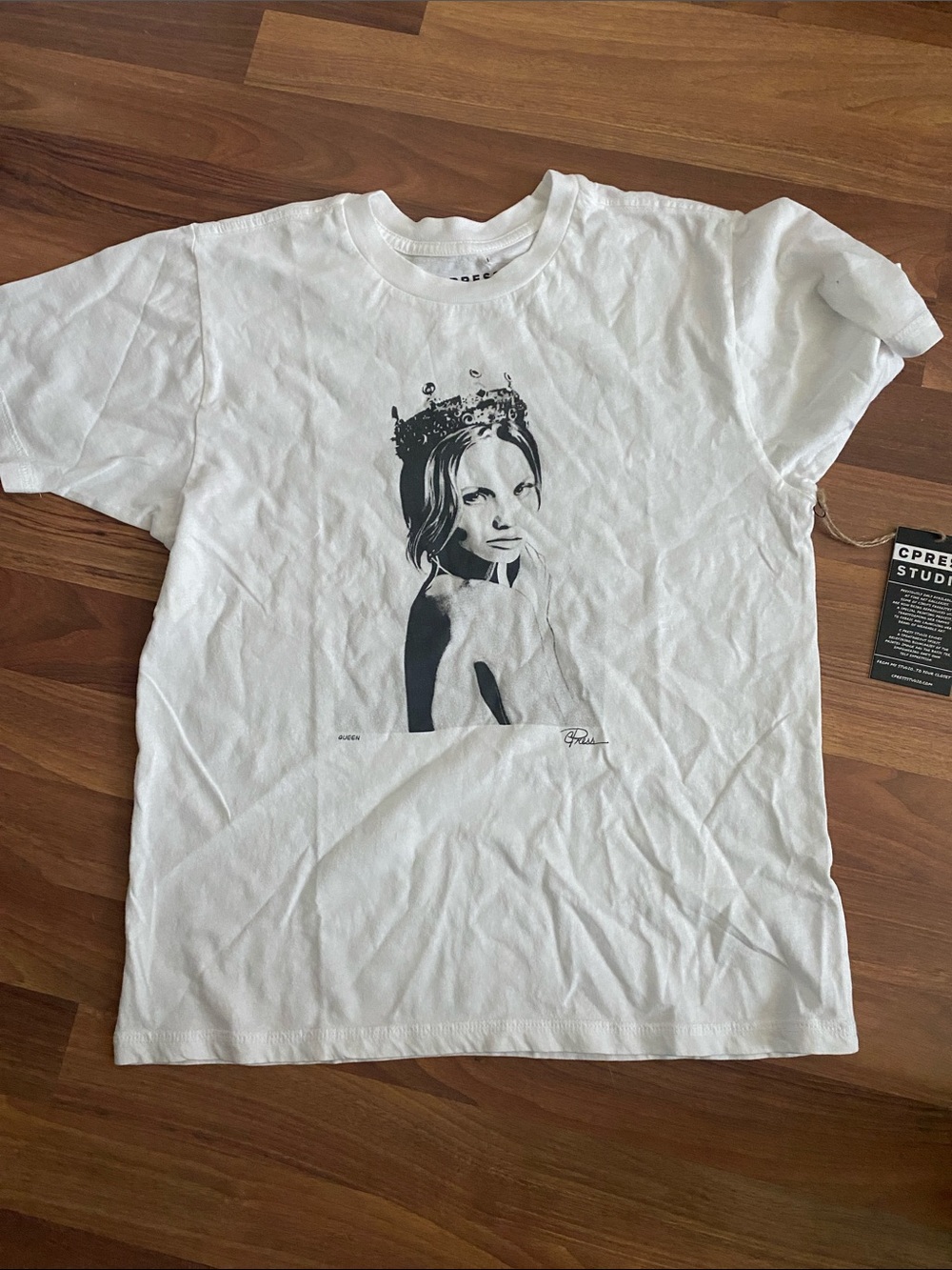 CPress Queen Mushie Tee size small